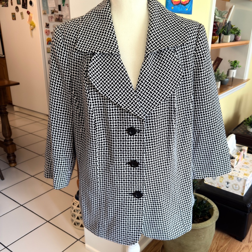 Investments Black‎ and White Geometric Blazer